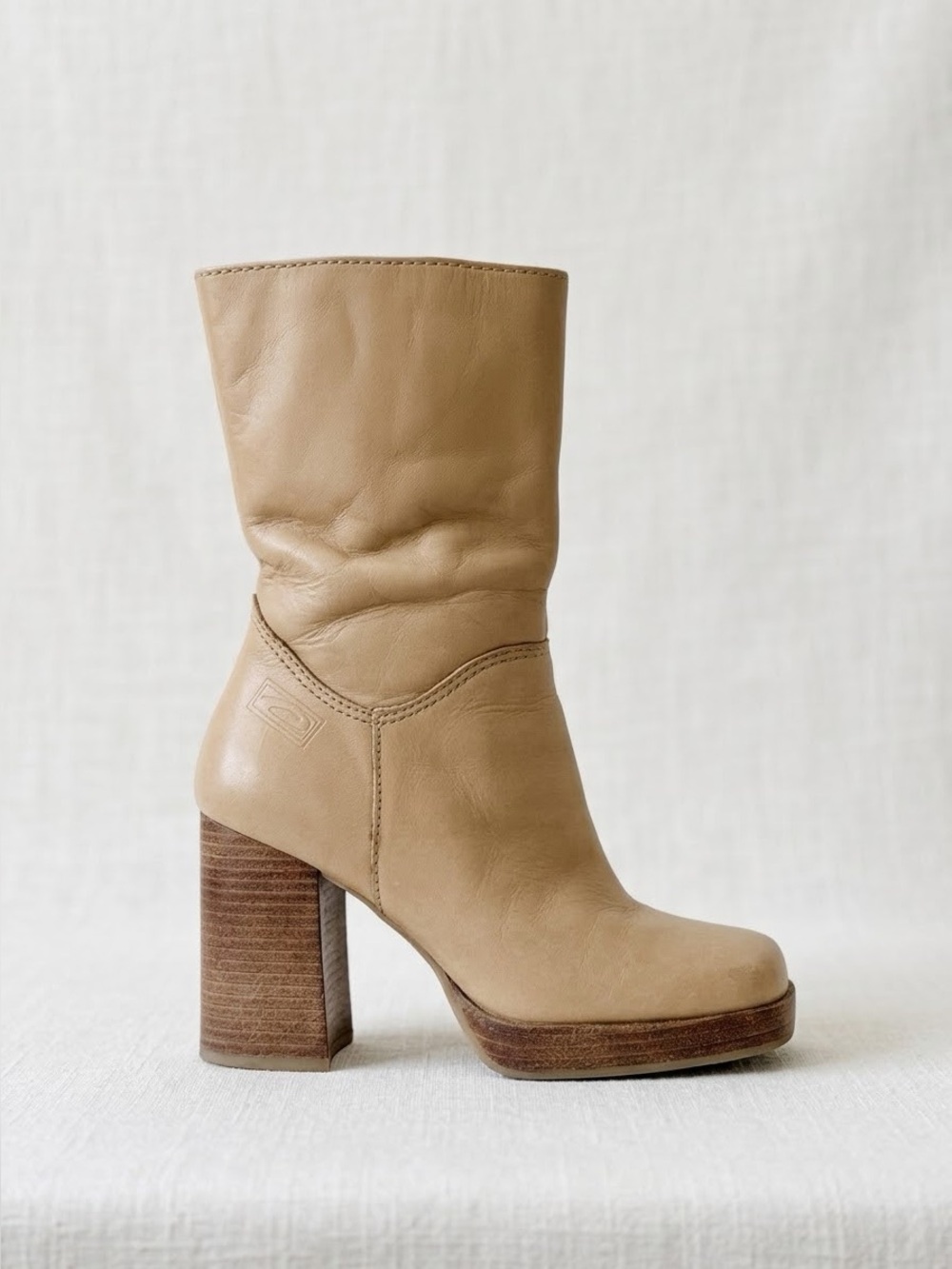 CANDIE'S Vintage 90s Y2K Tan Leather Platform Square Toe Stacked Boot